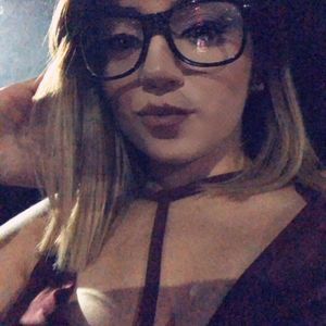 Meet your Posher, Monica